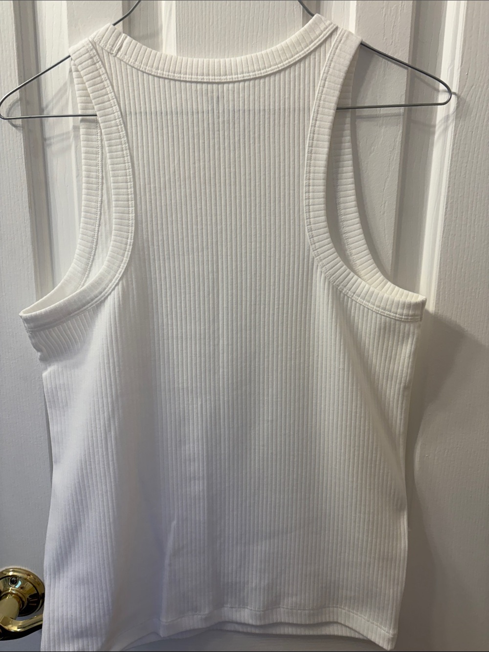 Ladies GAP White Ribbed Tank - Picture 7 of 7